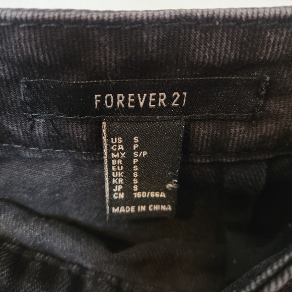 Forever 21 Embroidered Black Denim Skirt Size S - Picture 4 of 6